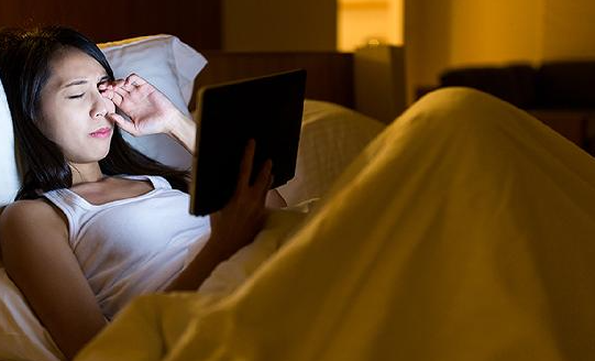 女朋友天天熬夜后皮肤状态不佳，怎么来补救皮肤？(图1)